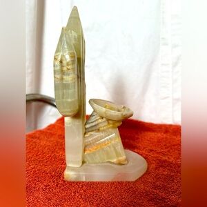 Vintage Onyx Mexican Siesta Sleeping Man with Sombrero Bookend Handmade Goucho